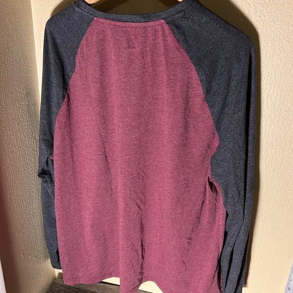 Hurley Mens LS Embroidered Logo Tee Color Red/Gray Size XXL - Picture 4 of 4